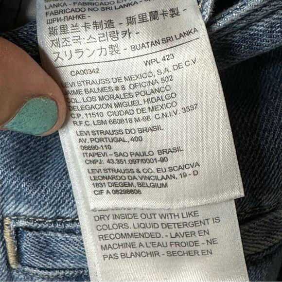 Vintage Levi’s Gaucho Belted Wide Leg Capri Jeans - MEDIUM WASH - Picture 8 of 13